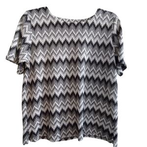 EUC Bon Worth Chevron Patterned Black and White Women's Pullover Top/Blouse MP